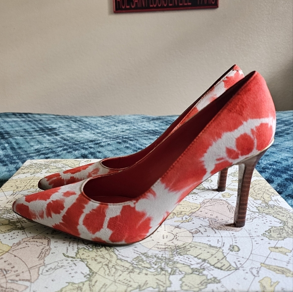 Ralph Lauren Pinterest Red Gray Tie Dye Suede Stiletto Statement Heels, size 6.5 - Picture 10 of 11